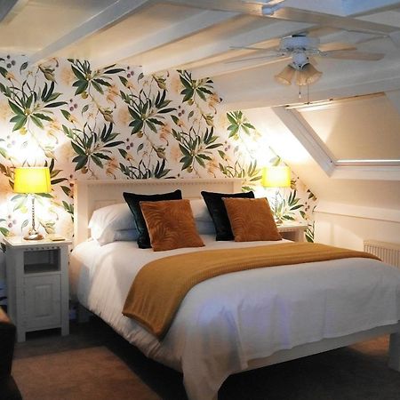 White Linen Whitby, Room Only Екстер'єр фото