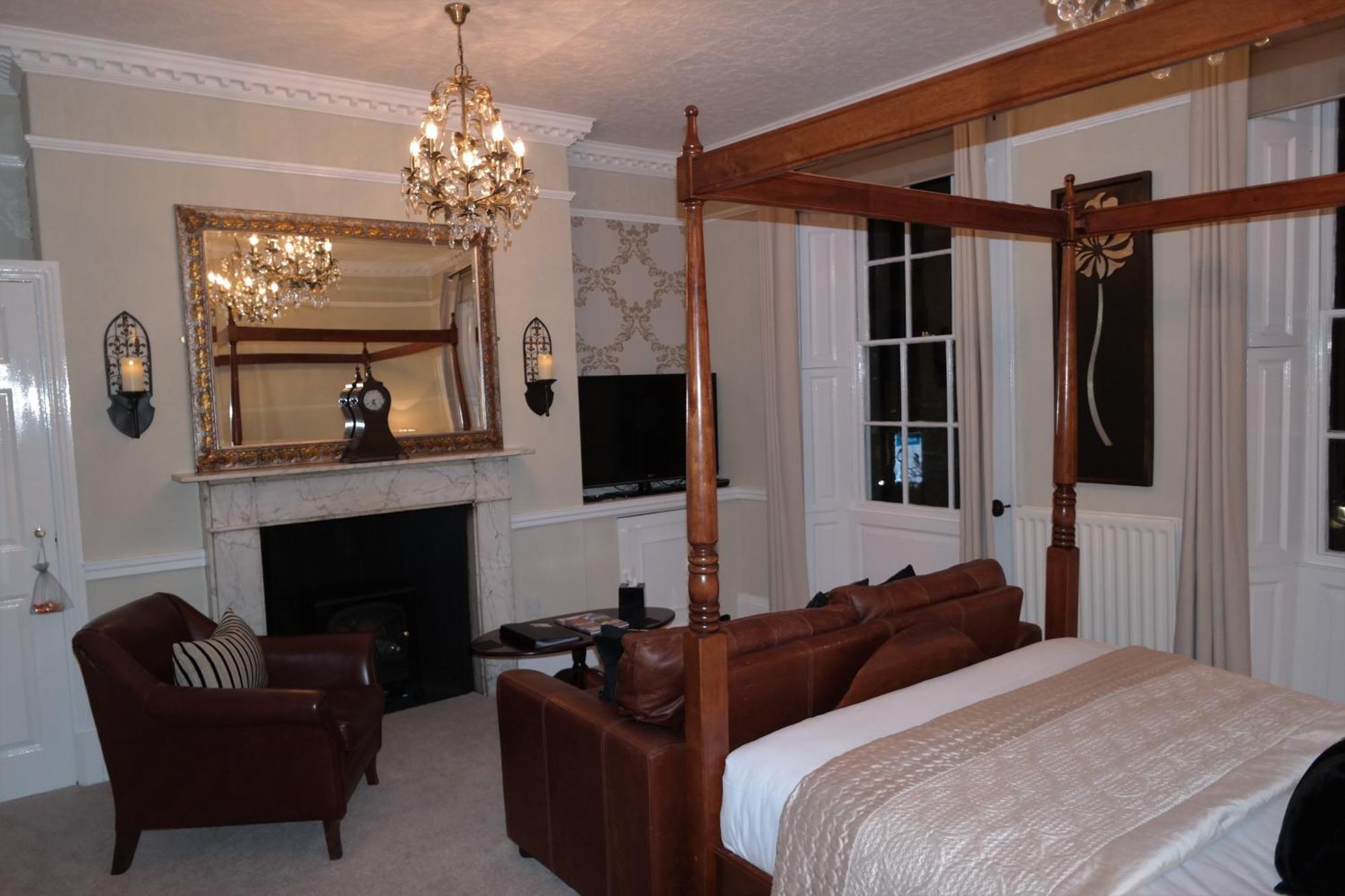 White Linen Whitby, Room Only Екстер'єр фото