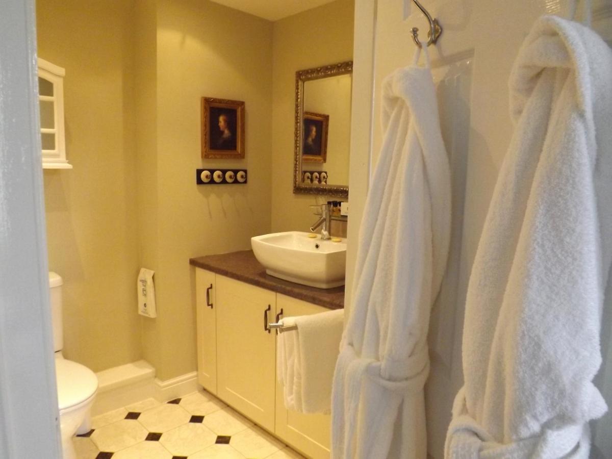 White Linen Whitby, Room Only Екстер'єр фото